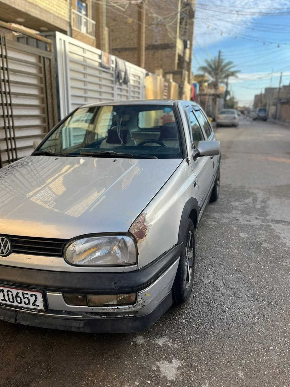 السلام عليكم موديل 1992سياره جاهزه اي نقص مابيه ميكانيك كهرباءداخل تبريد ثلج مروحه عاصفه يعني انسه حماوه انسه تنته قماره كنتاره كاعيه زوليه بلاديه سلايت شغال طكتين كير اوتو مكاني بغداد الحسينيه سعر 48 وبيه مجال قليل حك الجيه ***********واذا اكو مراوس حسب القناعه
