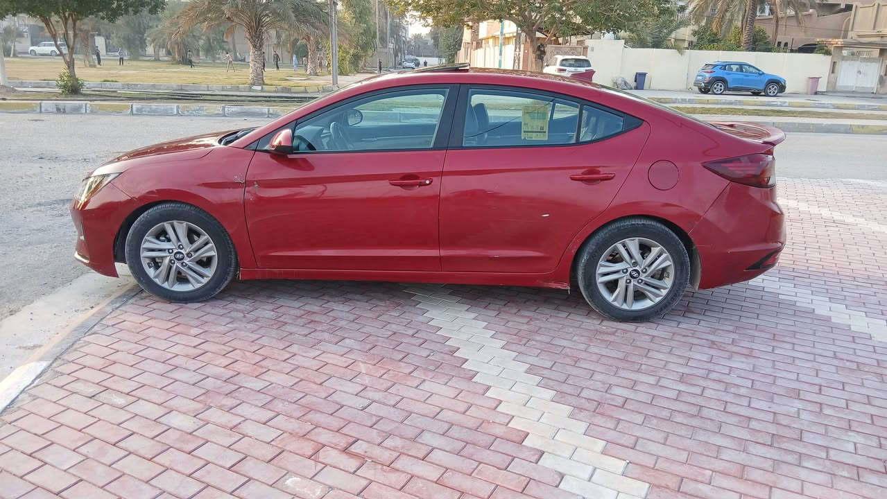 سلام عليكم النترا موديل 2020 وارد امريكي بسمي رقم بغداد بيهه ثلاث قطع صبغ بدون دواخل وبدون تبديل سياره فول كير أيتي سعر ١٢٥ وبيهه مجال عنوان كربلاء مستشفى الكفيل ***********
