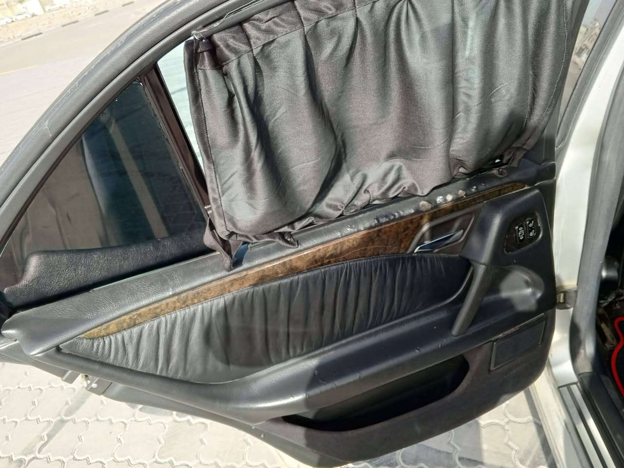 سلام عليكم مارسدس ام عيون مديل 1997 مراوس او بيع عادي  متوم شمالي مضبوط دك حاسبه يلا تشتري مكينه و كير خير من الله بلاد ماناقصه اي شي ربع ماذب عليها تبريد كهربائيات سياره مكفوله من الكص و الضربه و الصبغ تخم تاير جديد حداديه جديده دواخل جديده سياره فول ماناقصه اي شي *********** سعر 43 بيها مجال مكانه بصره
