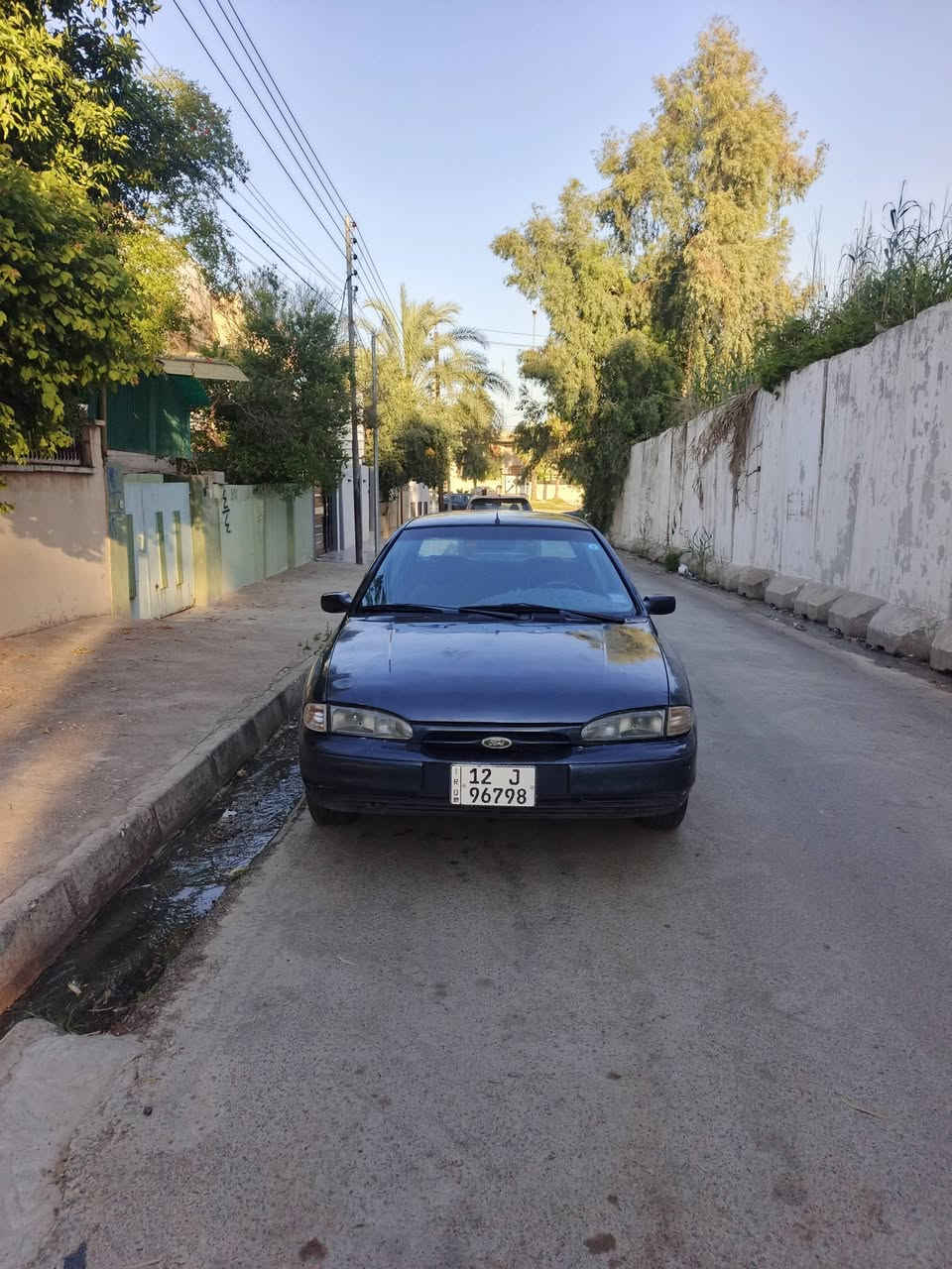 فورد مونديو للبيع ٣٢ وبيها مجال
سيارة بسمي .، هزه بيها 
مصبوغه عام جمالي 
مابيها ضربه قوية 
١٩٩٤ كوبون ورقي متوقف ومامسجل على كوبون 
محرك ١٦ مالكصة شرط كير شرط 
تايات جدد طخم زين 
لايتات اشاير بك لايت كلو شغال 
اصل تبريد بس ملغي حاليا 
***********
موصل حي الجامعة
