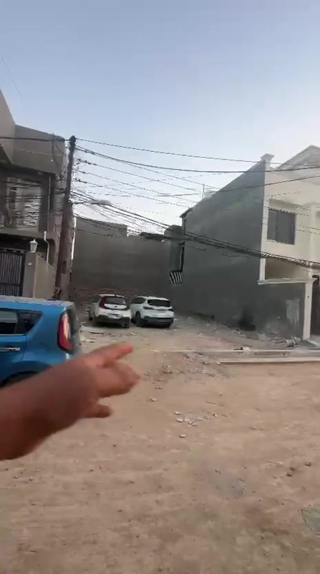 أعلان رقم  ( 65 )
🏡 فرصة مميزة للبيع في حي الإمام ✨

قطعة أرض بمساحة 200 متر وبموقع مرتب جداً وقريب على جميع الخدمات 👌

📍 الموقع: حي الإمام – مقابل فرن صمون علي الخفاجي
🛣️ تبعد مسافة قليلة جداً عن الشارع الرئيسي
📐 الواجهة: 10 متر
📏 النزال: 20 متر
🚧 شارع 10 متر ومخدّم بالكامل

✨ مثل ما تشوفون، الواجهة 10 متر تعتبر من الواجهات المطلوبة والنادرة بهاي المنطقة، وهذا الشي يخليها فرصة ممتازة للسكن أو للاستثمار 🔥

✅ موقع هادئ وحيوي بنفس الوقت
✅ قريب على الخدمات والأسواق
✅ مناسب لبناء دار عصرية أو مشروع استثماري

📞 للاستفسار: *********** (واتساب متوفر)
***********

🏢 مكتب سجاد سامي للاستثمار العقاري
📍 الحلة – حي الحسين – قرب حلويات لبنان

✨ لا تضيع الفرصة، عقارك المميز ينتظرك!
