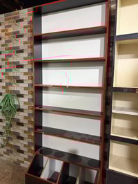 ٥ فاترينات • ميز كاشير • نجف حي ميسان