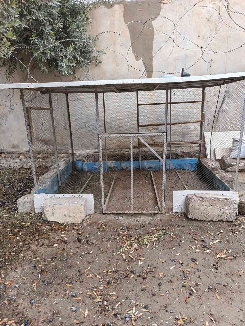 قفص للبيع السعر 40الف***********
