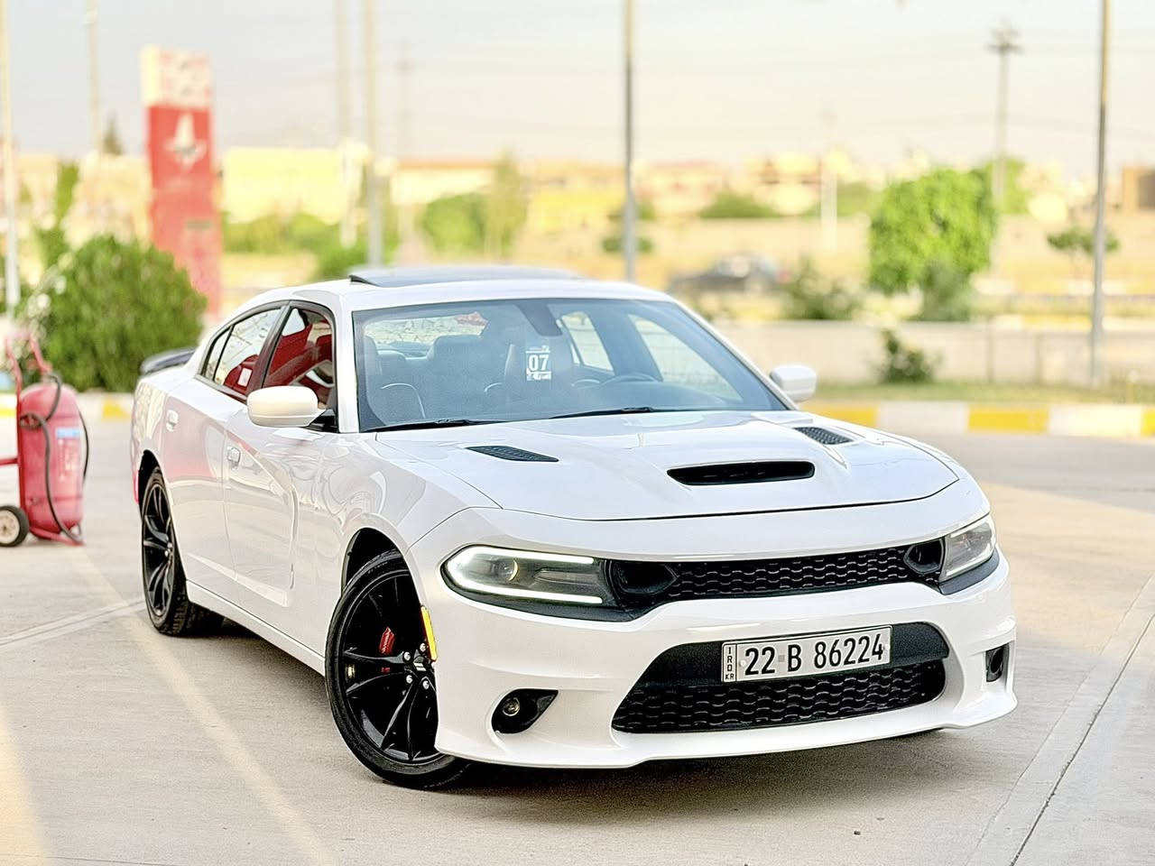 السلام عليكم جارجر موديل 2021 اصل محرك 3600 وارد امريكي فول مواصفات 1/1 SXT Plus ضررها كلش بسيط جامرلغ خلفي فقط رش بدون دواخل وصندوق تبديل بلادي  رقم اربيل  الدولي باسمي هزه سنويه كله جديد  فتحه سقف
بصمه تشغيل + تشغيل عن بعد + دخول ذكي
كشنات جلد حضن + كشن امامي خلفي تبربد + تدفئه
شاشه كار بلي كبيره رادار جانبي + حساس خلفي 
بعد بيها هوايه مواصفات السياره جديده وجاهزه من جميع النواحي
العنوان كركوك  مركز المدينة 
الموبايل 📱 ***********
السعر 220$ وبي مجال بسيط شراي يتصل ويدلل
