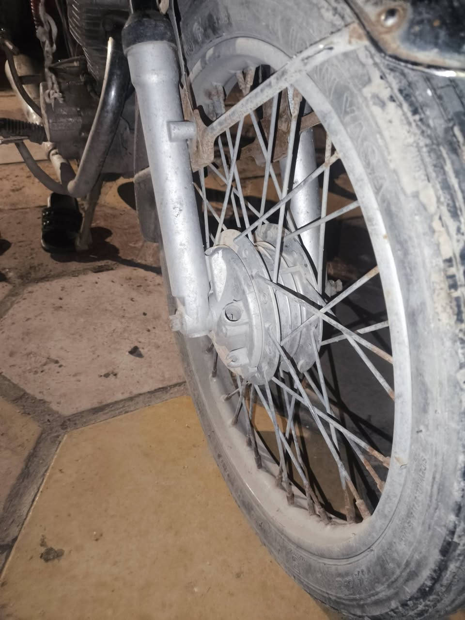 دراجه للبيع كلك مكفوله من السرقه 

وهاي نضافته   بس يحتاجله غسل

السعر ٣٥٠ وبيه مجال 

والشراي يدلل


**إذا كنت صاحب هذا الإعلان وتريد حذفه لأي سبب، رجاءا أرسل رسالة إلى الدعم الفني**