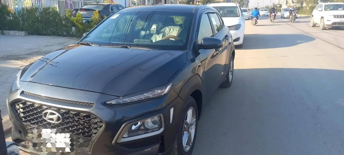 للبيع مستعجل جدا....
كونا 2019 وارد امريكي
(محرك وكير وبدي) مكفول عدا شخوط وتصليح ضربة بنيد وجاملغ امامي.
ماشية 85 الف كيلو 
 نظام سبورت (واقتصادية)  
رادار امامي منع تصادم 
تحكم ستيرن
بلوتوث 
شاشه 
 كامره 
اربعة دسك
تبريد ممتاز
حساس خلفي
محرك 2000 
حدادية وصدر  وكهربائيات ع فحص 
باتري جديد
2 سويج اصلي.
رقم بغداد باسم الاهل (استخدام نسائي)
السعر 120 وبيها مجال 
للاستفسار والصور وتساب ***********.
