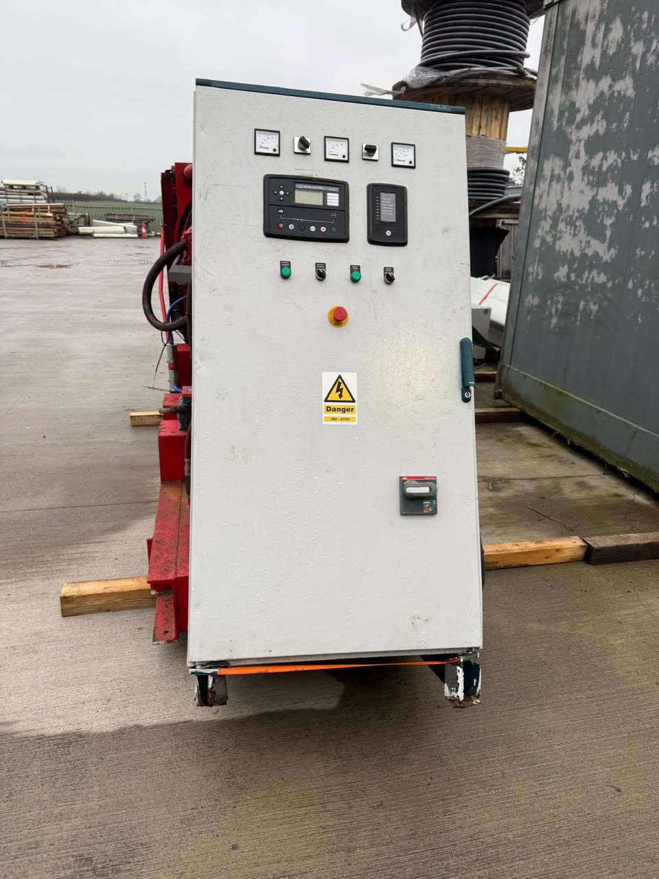 مولدة سكانيا ١٤٣ ٤٠٠كيفي عنوان اربيل صناعة الشمالية واتس اب ***********
