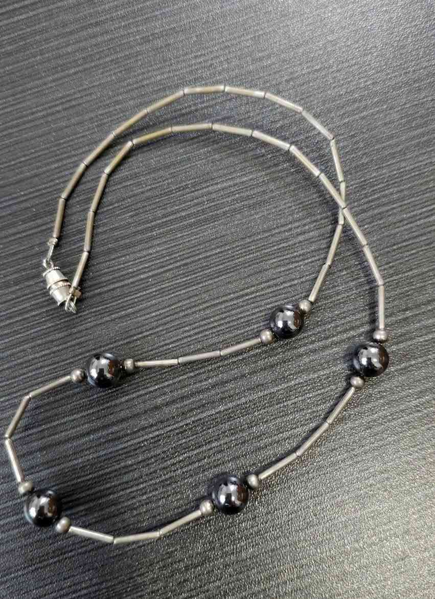 قلادة  "الفضة السائلة" الأصلية (Liquid Silver) مع حجر الهيماتيت (الحديد الصيني)
السعر: 5‌ الف


**إذا كنت صاحب هذا الإعلان وتريد حذفه لأي سبب، رجاءا أرسل رسالة إلى الدعم الفني**