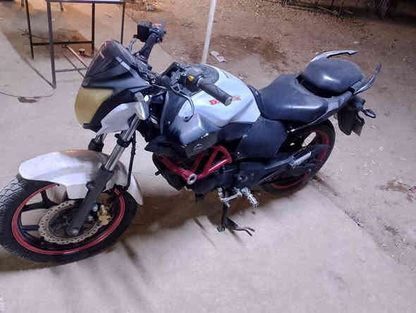 سلام عليكم شباب دراجه دايون خفاش  اوراق اصولي موديل 2020 دراجه جاهز من كلشي كلشي شغال بيها مكفوله كفاله عامه شرط مكينه ما مفتوح بيها برقي المكان (((قلعه السكر))) السعر 750 وبيها مجال وما ماشيه هواي جانت مخزونه الرقم للستفسار ***********
