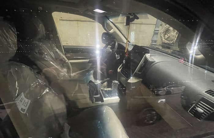 سلام عليكم 
للبيع لاندكروز 2019 كفاله عامه كراند تورنك
ماشيه 150 الف فول مواصفات السياره مغلفه نانو 
العنوان بصره السعر 525 
***********
