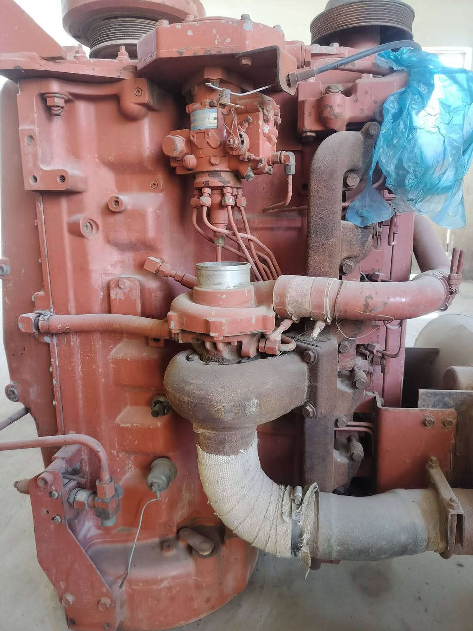 محرك جوندير بعده شركه 6سلندر للبيع سوبر لك عل شركه موديل حديث للبيع السعر 20ورقه بي مجال ***********
