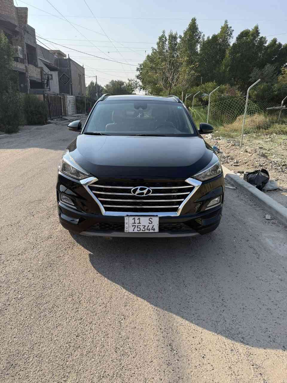 السلام عليكم للبيع توسان مديل 2020امريكيا السيارة جديدة كلش ماشية31000miحقيقي حادثهة بنيد ونصبغ ويا بس بدايت الجاملغ وبيهة رصعة بل جاملغ الخلفي ونصبغ علة كدهة وبيهة وجه الشاصي الايمن فقط سحب بدون صبغ وبدون معجون السيارة فول موصفات 
بنراما 
جلد لونين 
بصمة 
تدفئة وتبريد كشنات 
ولكشنات الخلفية تدفئة 
شحن وايرلس 
خمس كامرات 
سستم سماعات انفنتي صوت كلش حلو وعالي 
كشنات كهرباء  
صندوك كهرباء 
السيارة جاهزة من كلشي ما بيهة اي نقص 
مكينة 
2400GDi
رايدهة ب180$ 
مكاني شهداء البياع هاذ رقم خابرني وتدلل
***********
