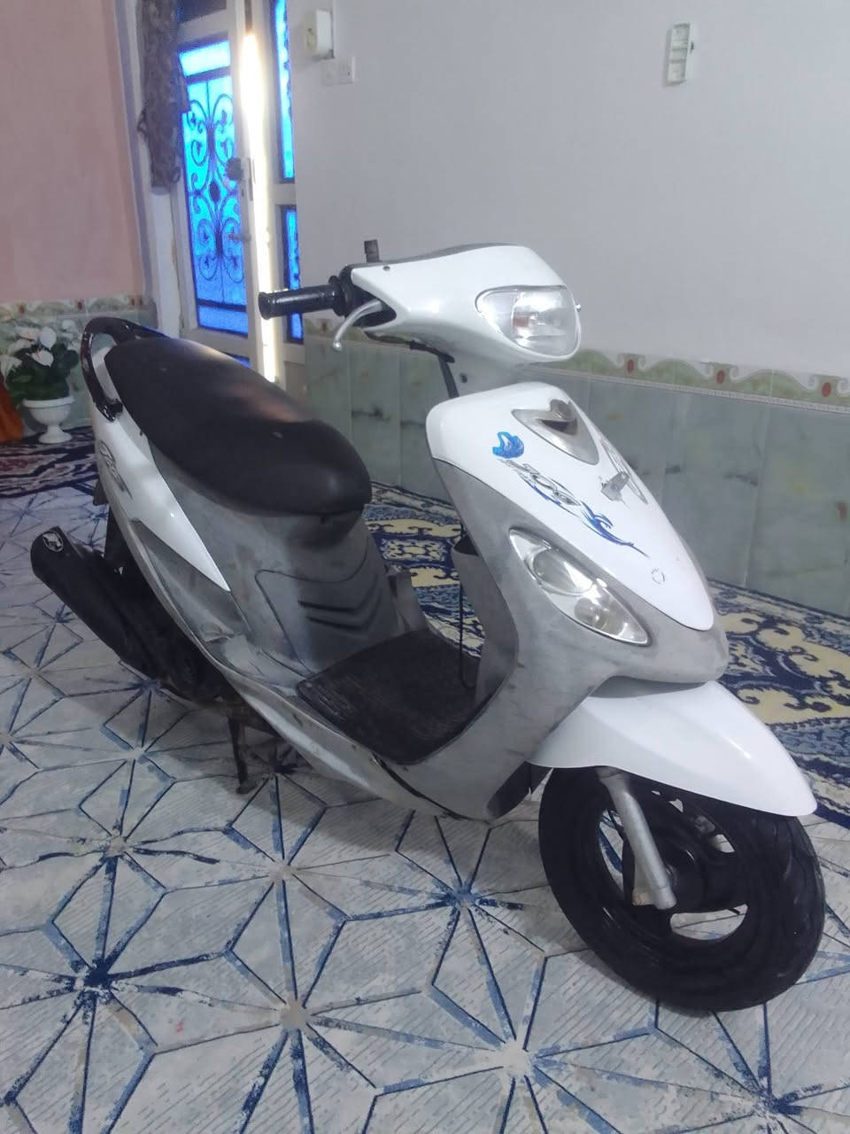 للبيع دراجه ماكس منغولي مفتوحه بوشه وبستم شغاله من الطول للطول بس سلفها مايشتغل عوزه شي بسيط شلعه ومعدل كلش قويه السعر 450 وبيها مجال قليل بيع مستعجل مكاني سوق الشيوخ  الاستفسار على الرقم ***********
