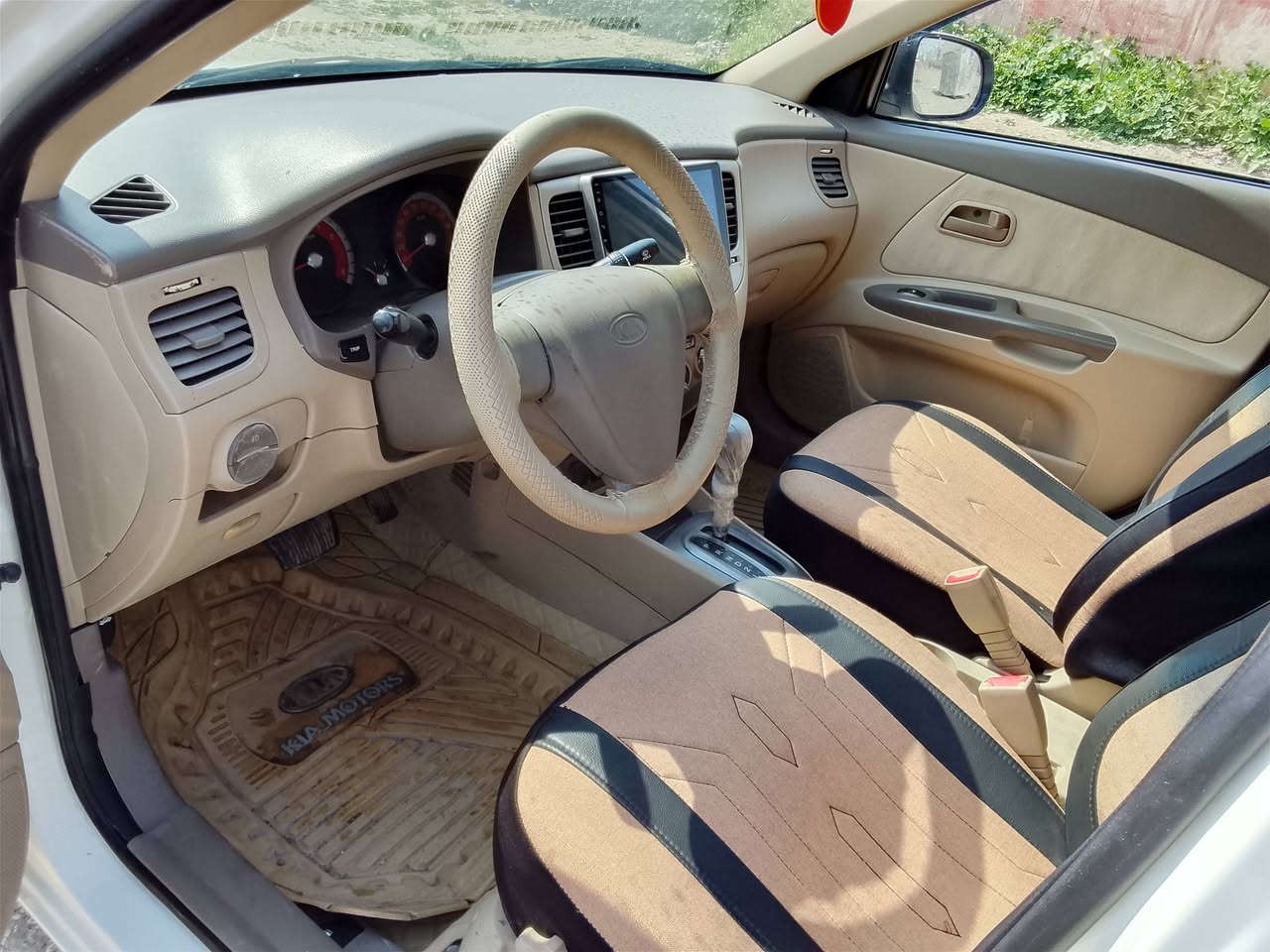 السلام عليكم كيا ريو للبيع 2012سياره بدون صبغ بيه تقليم كارت فقط مكينه 16شرط التحويل سياره جاهزه من كلشي السعر 92بيه مجال بصيط لاستفسار ***********بي واتساب
