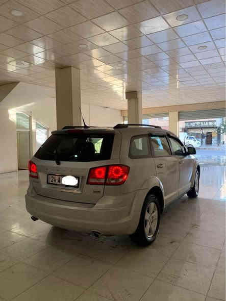 دوج جورني موديل 2011 مواصفات SXT
3قطعه و نيف صبغن بي داخلي و بي دوسه و بي دكمه
پيش و پاش كبسن ايرباك شرتن نه فه بينه . مه كينه 6 بستن
گير و مه كينه و تبريد شرتن مه كينه نه فه كريه ب شرته
مواصفات ( 3 مقعدي+بصمه+تبريد مركزي+مانع انزلاق)
سياره يا ل زاخو تحويل شرته
سعر:103$ ورقه و مجال 
رقم تلفون كورك+وتس اب: *********** زاخو
