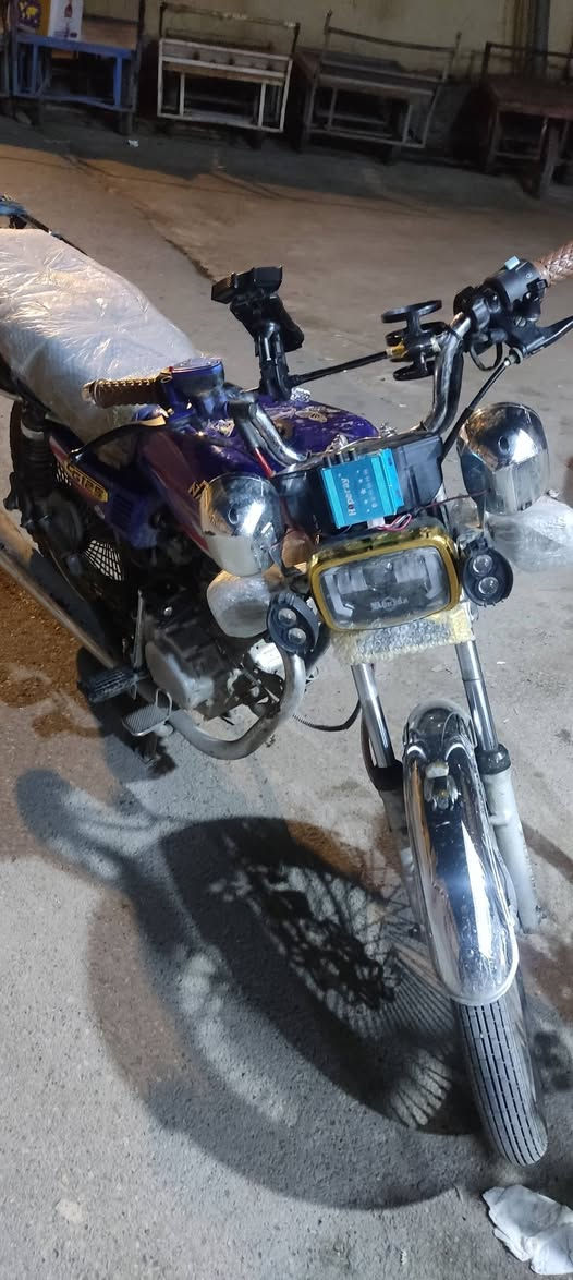 سلام عليكم بيع ضروري لضرف.دراجه نامه برو هونستا موديل 2026 ايي ضرر مابي مكلف بنشر  سعر 600 بي مجال 
شراي يتصل ***********
