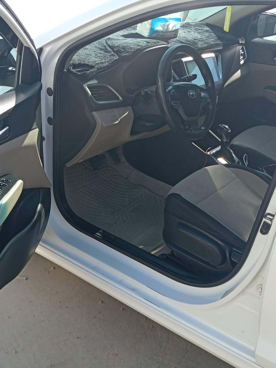 السلام عليكم 
اكسنت 2019
كامله صدر جديد 
تبريد بس كبريسر 
لبيع او مرواس حسب القناعه
***********
