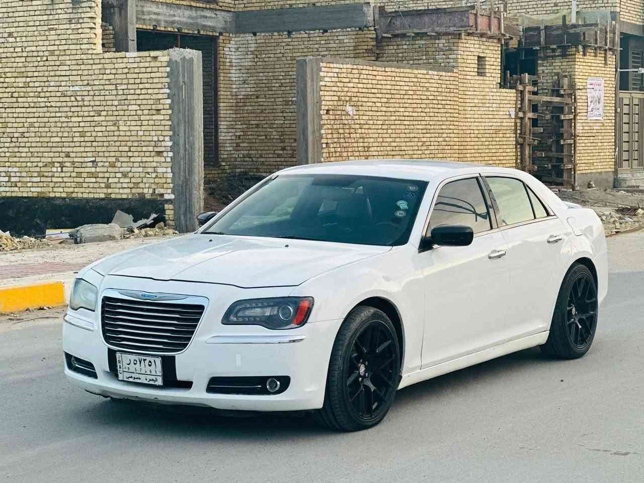 سلام عليكم 
اللبيع أو مراوس 
كرايسر C300 (أوباما ) موديل 2012 اصل رقم بصره حره بسمي رقم جديد الانجليزي تحويل ثاني يوم 
وارد امريكي ضررها بنيد وجاملغ تبديل ورشات صبغ 
مواصفات سياره 
شاشه كبيره 
كامرا خلفيه 
بصمه تشغيل 
بصمه ابواب 
ويل 20 كروم 
كشن كهربائي 
كشن جلد 
تشغيل عن بعد 
تحكمات ستيرن كامله 
طير طياره 
تبريد قطعتين 

سياره جاهزه وجديده الاخير 
محرك تبريد تخم تاير حداديه جاهزه الاخير 
# مكان - سياره - ناصريه 
السعر 145 وبيه مجال 
الاستفسار أكثر ***********
