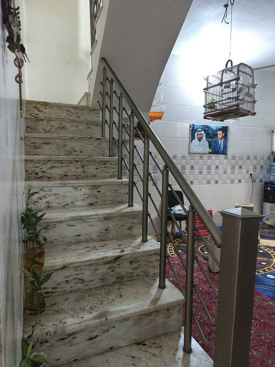 السلام عليكم دار ٥٠ متر للبيع  يحتوي على استقبال مطبخ حمامات ٢ غرف ٢ العنوان الشعلة الدوانم خلف السجه شارع بيت عنيد
.. مقاوللات اشراف تنفيد ترميم.. 
للاستفسار.. ***********
