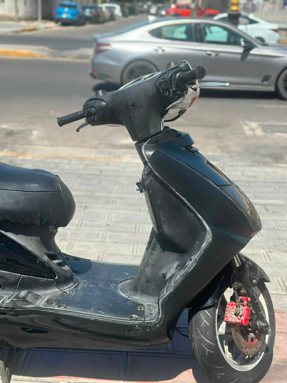 السلام عليكم 
سكنس نثيه كفاله عامه 
دراجه لوك ترايك وين متريد مال جناي 
مابيها نقص برغي كامله عله اخر حبايه 
مكان بغداد كاضميه 
السعر ٦٠٠ او بيها مجال قليل 
الرقم ***********
