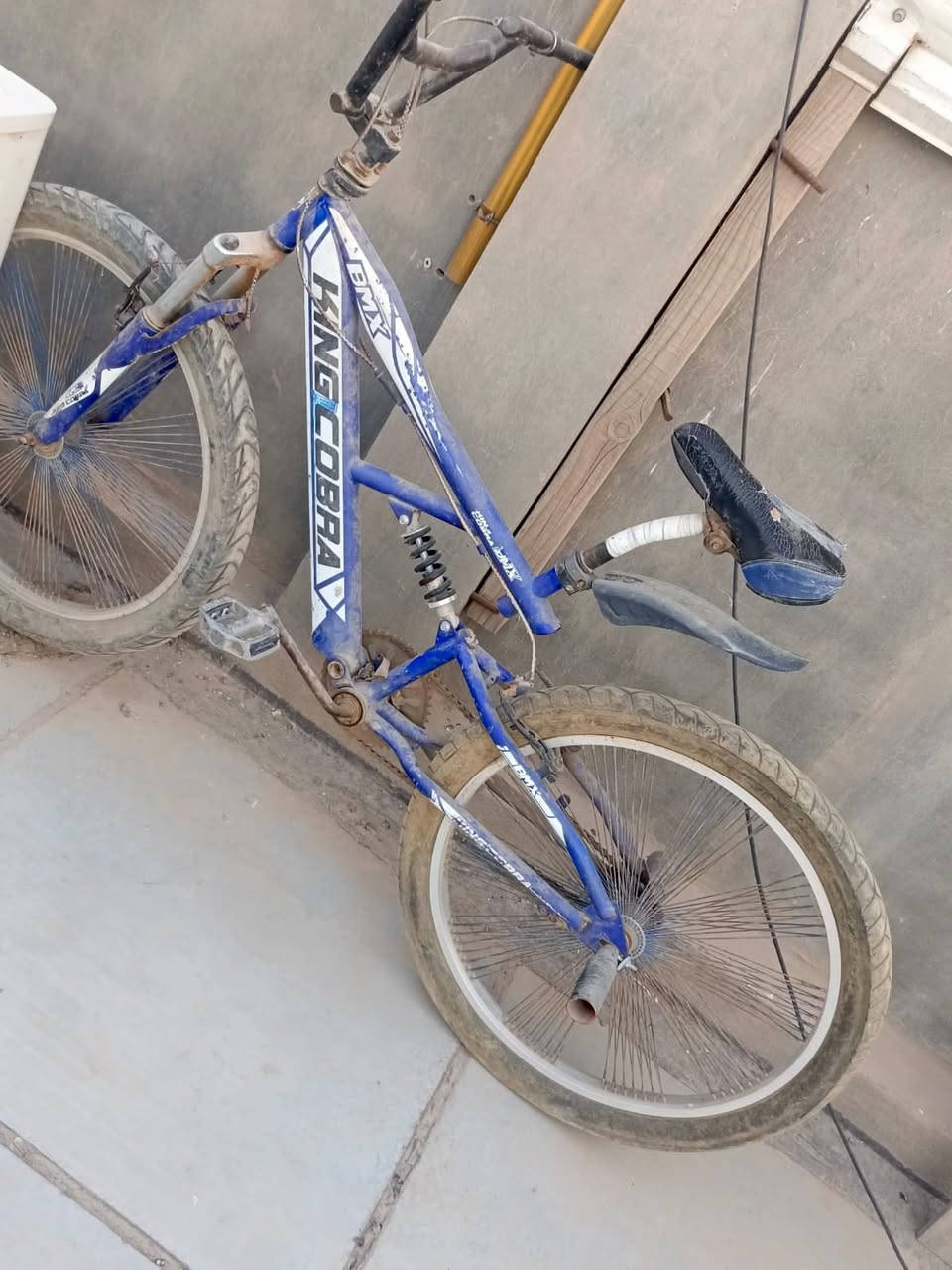 هذني الباسكلات للبيع
الازرك ب100
والاحمر ب75
والرصاصي 30
***********بي واتس
مكاني بغداد
