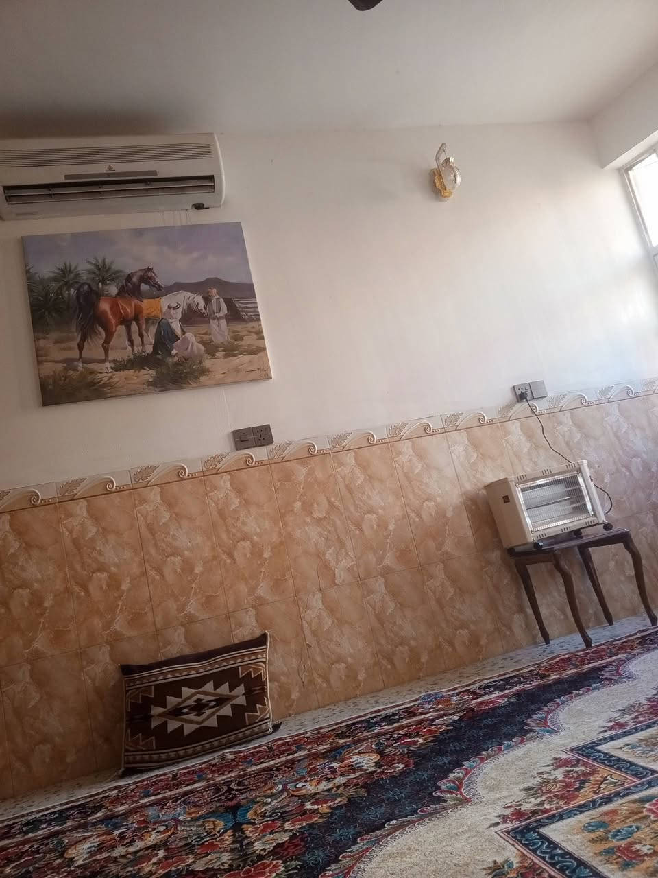 بيت بحي السفير المساحه 137متر
طابقين الموقع بضهر شارع قهوه جاكي 
السعر 115
للاستفسار ***********
