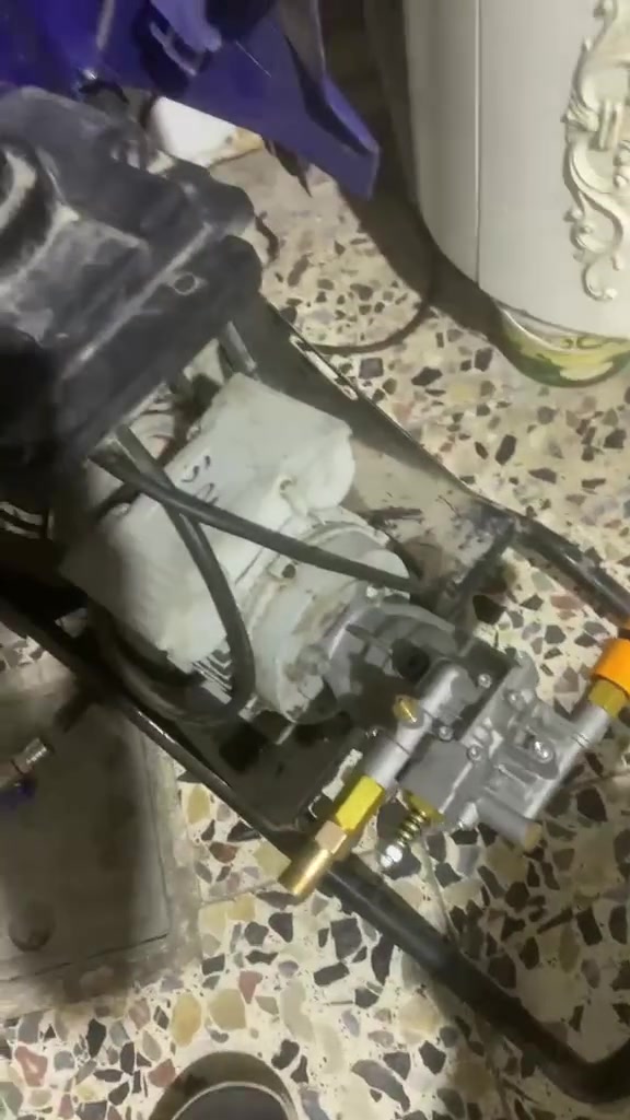 السلام عليكم
فاره غسل عمل 
ماطور 3 حصان ايطالي نحاس 
ظاغطه  160  بار 
سحب ودفع  16 لتر بلدقيقه 
ضمان 3 اشهر 
صونده 20  متر مسلح


**إذا كنت صاحب هذا الإعلان وتريد حذفه لأي سبب، رجاءا أرسل رسالة إلى الدعم الفني**