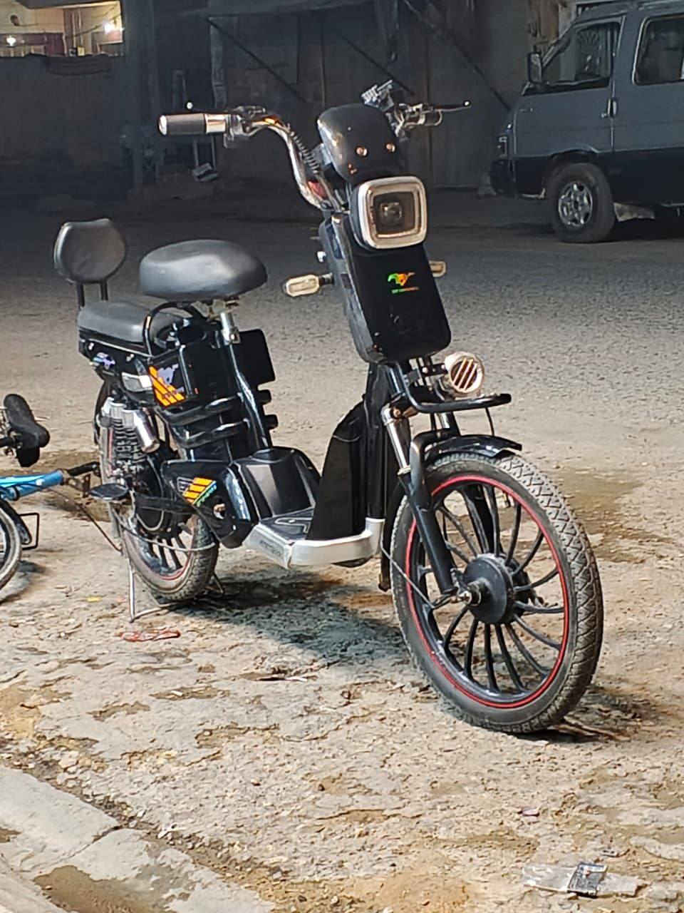 السلام عليكم دراجة شحن نضيفة شاحنتهة مكسورة الدراجة ابلادية ما مصبوغة جاهزة من كلشي العنوان النجف ***********
