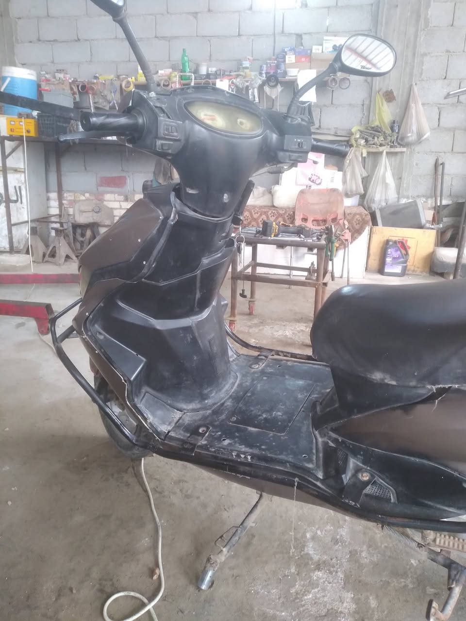 سلام عليكم حبايب دراجه هوشه للبيع نكره سلف كهربائيات كلهه شغاله دراجه حلوه سعر ٣٥٠ بيهه مجال مكانها طويريج  ***********
