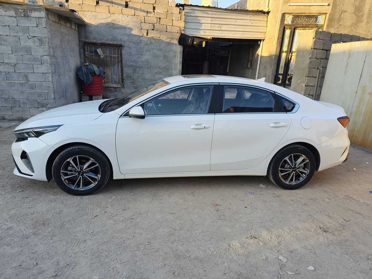 السلام عليكم كي 3 موديل 2024 

ماشية 28 ألف كفاله عامه 
 
فتحه بانو رامه 

دوشمة كامله كشنات و الأرضية 
 
السيارة وكالة بسمي 

السعر 143 وبيه مجال 

العنوان محافظة البصرة

***********
