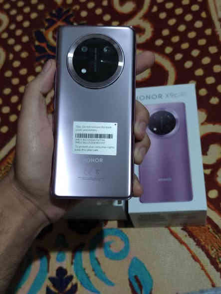 مستخدم يومين  نظافة 100٪ كامل الملحقات نسخة 12 رام ذاكرة 256  X9c  سعر 300 قفل مكاني بغداد ***********
