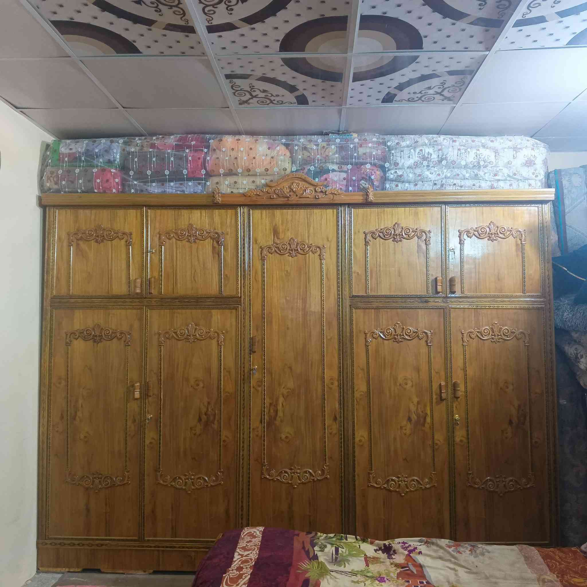 السلام عليكم غرفه اخشاب مصار شهر ونص من اشتريته مجمده وتخم نص الرقم /***********
