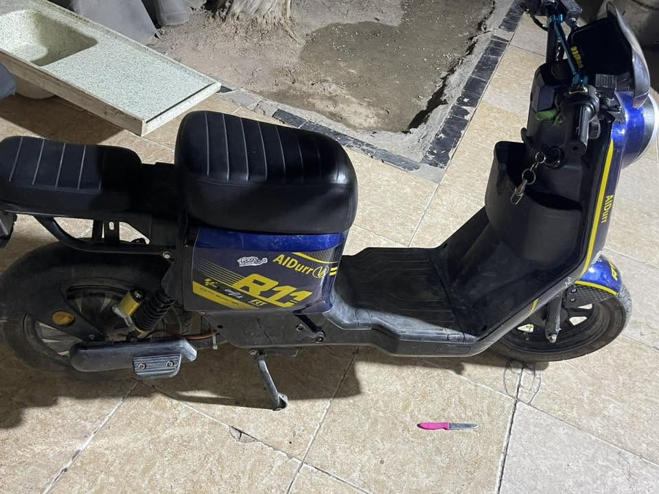 دراجه R11نظيفه صارله ٣اشهر عدي نظيفه كلش تمشي بالعداد ١٢٠بطاريات جدد نظاف رايده ب ٥٧٥ وبيها مجال بسيط 
هاذ رقمي ***********
