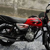 بوكسر مديل 22 نضيفهه حيل ما مفتوحه ولا ملعوب بمحركها مالت جناي وموضف ر...