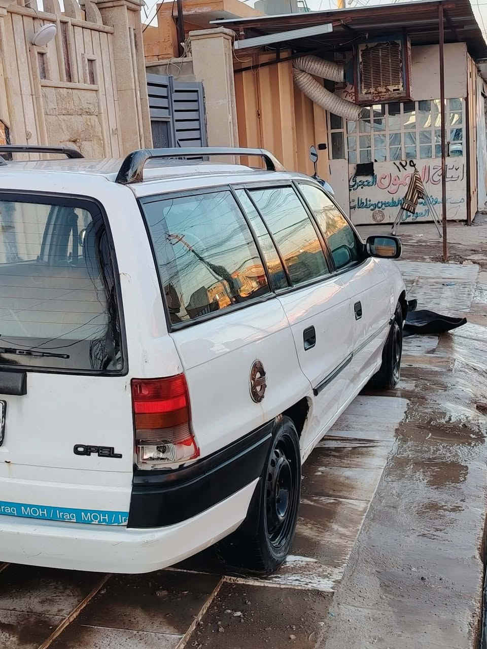 السلام عليكم
استرا استيشن موديل 1997
كير توماتيك شرط محرك 16شرط 
رقم نكليزي انبار مشروع وطني تحويل ثاني يوم اني الشرعي 
سقف مكصوص عكجين 
تنتا جامات كدام كهرب ورا جوبي 
كهربائية كلها شغالا
دشبول كلو شغال كيلو متر رون كيج حماوا كلو شغل 
محرك نوزل مو كابريتا 
سعر 40
***********
