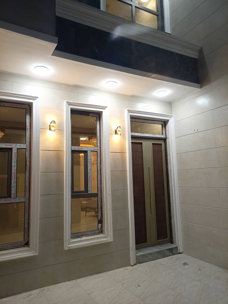 بيت للبيع المساحه 200متر حي اور ست غرف نوم صالتين واستقبال ومطبخ البيت جديد غير مسكون للاستفسار ***********
