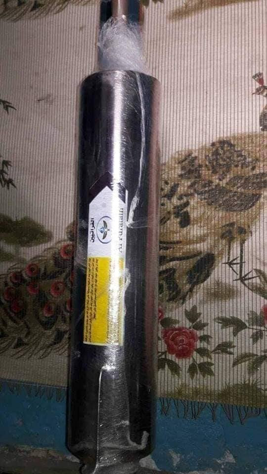 اعلان اعلان يرجى قرائة منشور حت نهايه أصحاب مزارع 
#فضلا وليس امر مشاركه للمنشور  استفسار تصال ***********
جهاز الفراتين  وتخلص من مشكلة الاملاح  والكبريت في محصول ألحنطه والشعير والذره ومحاصيل الاخرى مع وجود الضمان 
الكثير من المزارعين يعانون من مشكلة ارتفاع نسبة الاملاح في مياه الابار والمبازل مما يجعل المزارع في حالة خوف وتردد خوفا على الارض من الاملاح وخوفا من خسائر في نهايه الموسم  لكن معنا عزيزي المزارع ومع كادر المهندسين الزراعين  بعد بحوث وتجارب نفذت  على الارض الحمد لله فضل المبدعين استطعنا حل مشكلة الاملاح في مياه الابار والمبازل  عن طريق مغنطة المياه مع وجود الضمان ونتحمل المسؤليه في حالة حدوث خلل في عمل الجهاز وأليكم فوائد الجهاز 
1_تحييد الآثر الضار لكلوريد الصوديوم على النباتات مما يعمل على تحسين نموها
2_يزيد من معدلات إنبات البذور.
3_منع تكون ترسبات كلسية داخل أنابيب الري مما يؤدي لزيادة كفائتها.
4_ؤدي لزيادة احتفاظ التربة بالماء مما يساعد على النمو الكلي للنبات ويزيد كفاءة الري ويقلل كميات الري بحوالى 30 %.
5_زيادة كفاءة الأسمدة مما يعني تكاليف أقل وسماد أيسر لامتصاص السماد.
6_زيادة الأكسجين في التربة مما يحسن كفاءة نمو الجذور. و تعمل على زيادة نسبة الأكسجين في مياه الري حوالي 15 %.
7_ساعد في حل مشكلة تضاغط التربة التي تتراكم مع الزمن مما يحسن الميزان المائي والهوائي في التربة
8_يعمل على زيادة نمو الجذور نتيجة زيادة امتصاص العناصر الغذائية الذائبة أسرع وبذلك يساعد على نمو النبات. واختصار مرحلة النمو للنبات بحوالي 15 – 20 يوم.
9_يرفع كفاءة غسيل الأملاح في التربة (ثلاثة أضعاف قدرة المياه العادية).
10_يزيد تيسر العناصر للنبات مما يسهل امتصاصها فيساعد على تحسين نمو المجموع الخضري والثمري حيث يزيد امتصاص الحديد بمعدل 9 أضعاف وزاد الزنك بمعدل 5 مرات في حين يزيد الفوسفور 3 اضعاف بينما المنجنيز زاد بمعدل 80 % فقط بينما لم يتأثر امتصاص النيتروجين تاثيراي معنوياي.
11_يزيد كمية المحصول في المتوسط بنسبة 40 – 50 %.
12_تقليل نسبة إصابة النبات بالأمراض بنسبة 60 – 70 %.
13_يقلل الإصابة بالنيماتودا حيث يقتل اليرقات ويبعد الحشرة الكاملة عن منطقة الجذور.
#أن مغنطة المياه تمنع تشكل الترسبات على السطوح الداخلية لأنابيب الري والتي تؤدي الي تقليل القطر الداخلي.
