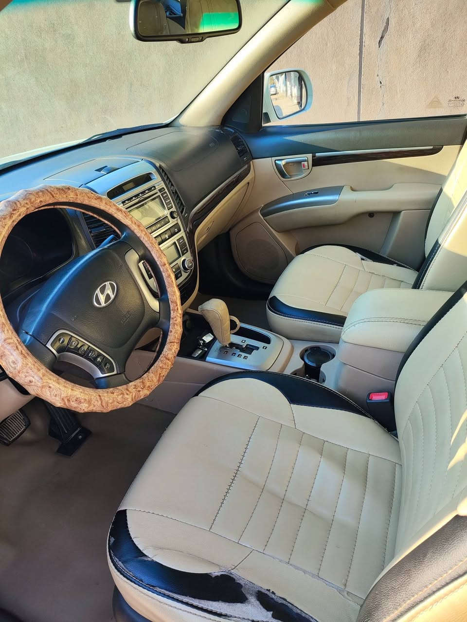 هيونداي سنتافي 2010
📌 وارد كوري
🔹 6 سلندر
🔹 دفع رباعي 4×4
🔹 السيارة نظيفة ومكفولة
🔹 استخدام شخصي
سعر 175 ورقة
***********
