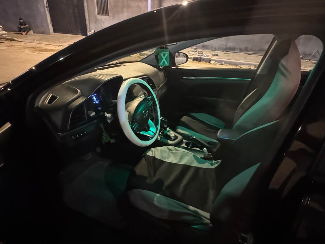 النترا وارد أمريكي موديل 20فول مواصفات واحد عله واحد مكينه وكير كفاله سياره بيه بس بنيد والباقي كفاله تخم تاير تبريد و تدفئه العلوان البصره رقم *********** Singapore
