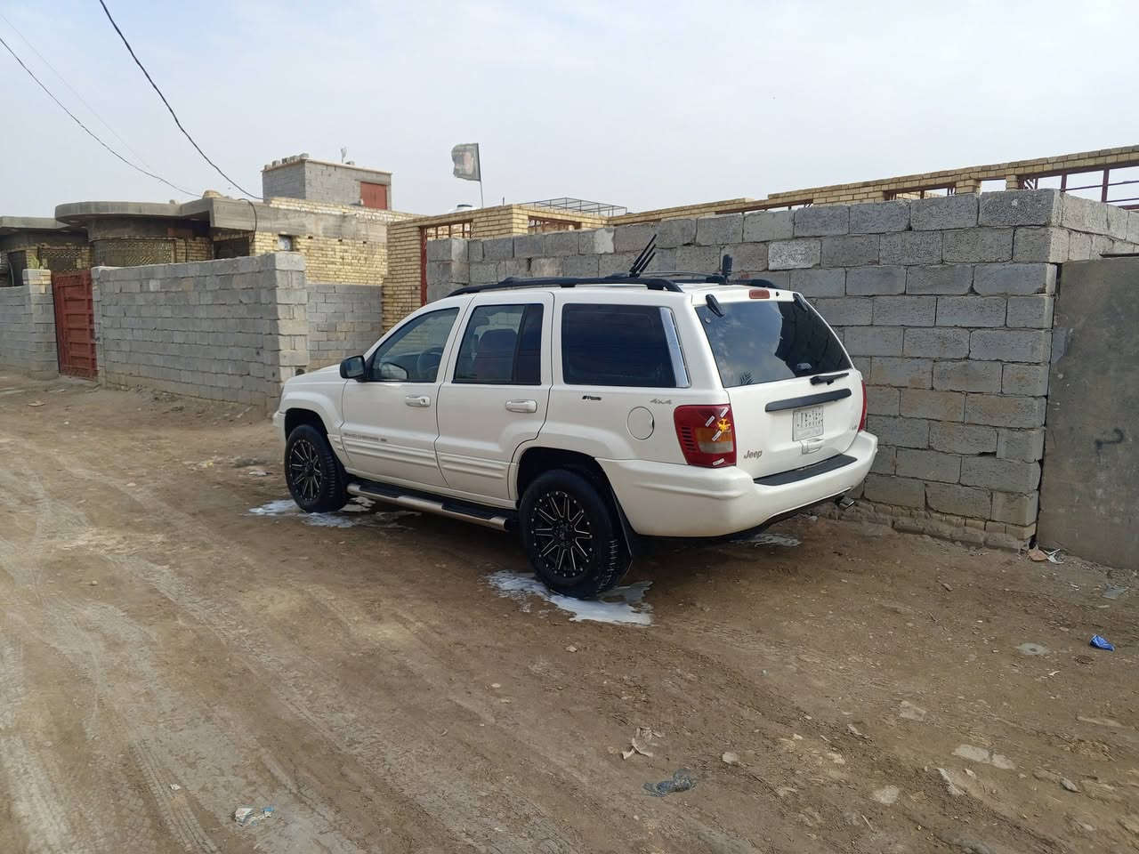 ياالله جيب شيروكي موديل 99 فول مواصفات رقم كربلاء مشروع وطني تحويل وين مايعجبك سياره مكفوله كفاله محرك وكير ففتي 3000 تخم تاير حداديه جاهزه.تبريد  ويل 17 سياره احله من الصور مال جناي للبيع السعر 58 وبيها مجال للطيبين رقم الهاتف *********** مكان السياره ناصريه قضاء الدوايه
