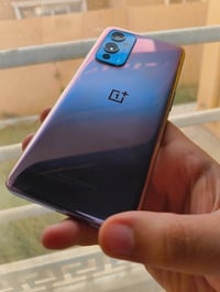 ون بلس ٩ • ٨جيجا/١٢٨ • شاشة ١٢٠هرتز