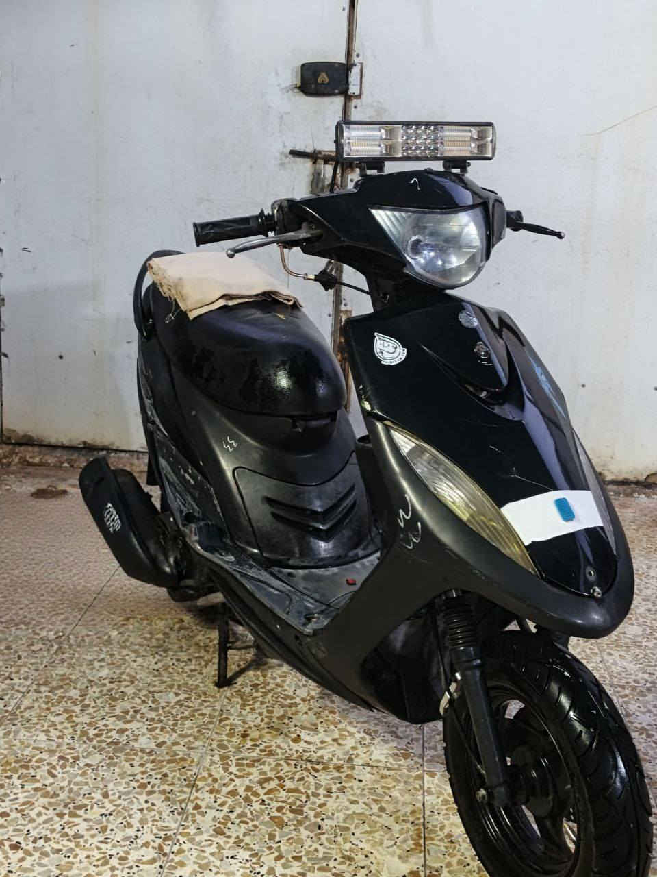 ماكس عدلة للبيع...
دراجه نضيفه كفرات بلادية مختمه مكينه ما مفتوحه شلعه معدل  كهربائيات شغالة سعر ٥٧٥ وبيهة مجال مكان الحسينية الراشدية رقم ***********
