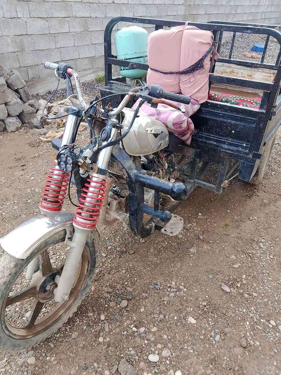 السلام عليكم
مكلف بالنشر ستوته للبيع
مكان صلاح الدين 
اللي يحب يتواصل 
***********
