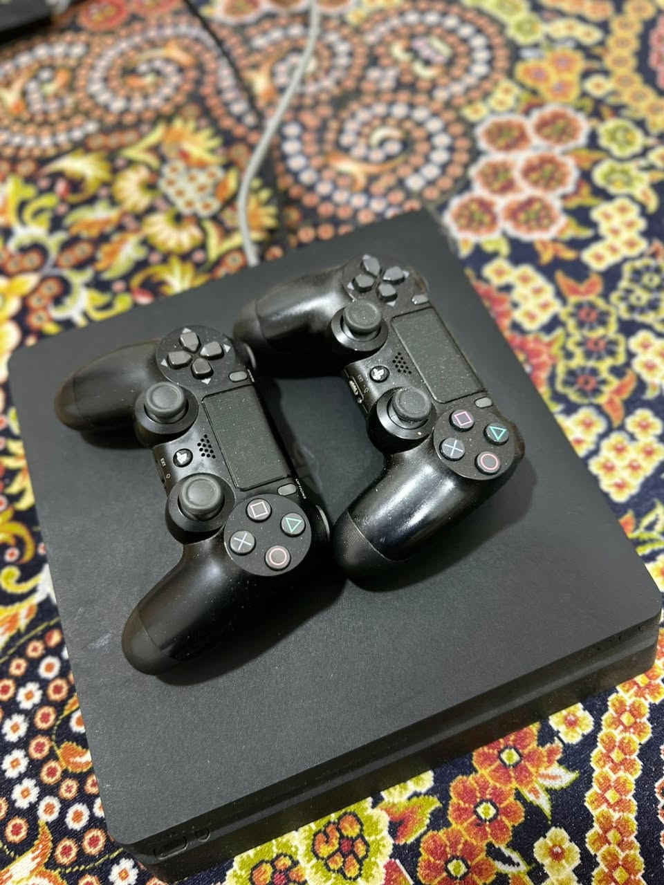 بلي فور سلم مهكر نص تيره وياه ثنين جويستك ومجموعه اللعاب
مكاني ناصرية 
سعره ٣٠٠ وبيه مجال


**إذا كنت صاحب هذا الإعلان وتريد حذفه لأي سبب، رجاءا أرسل رسالة إلى الدعم الفني**