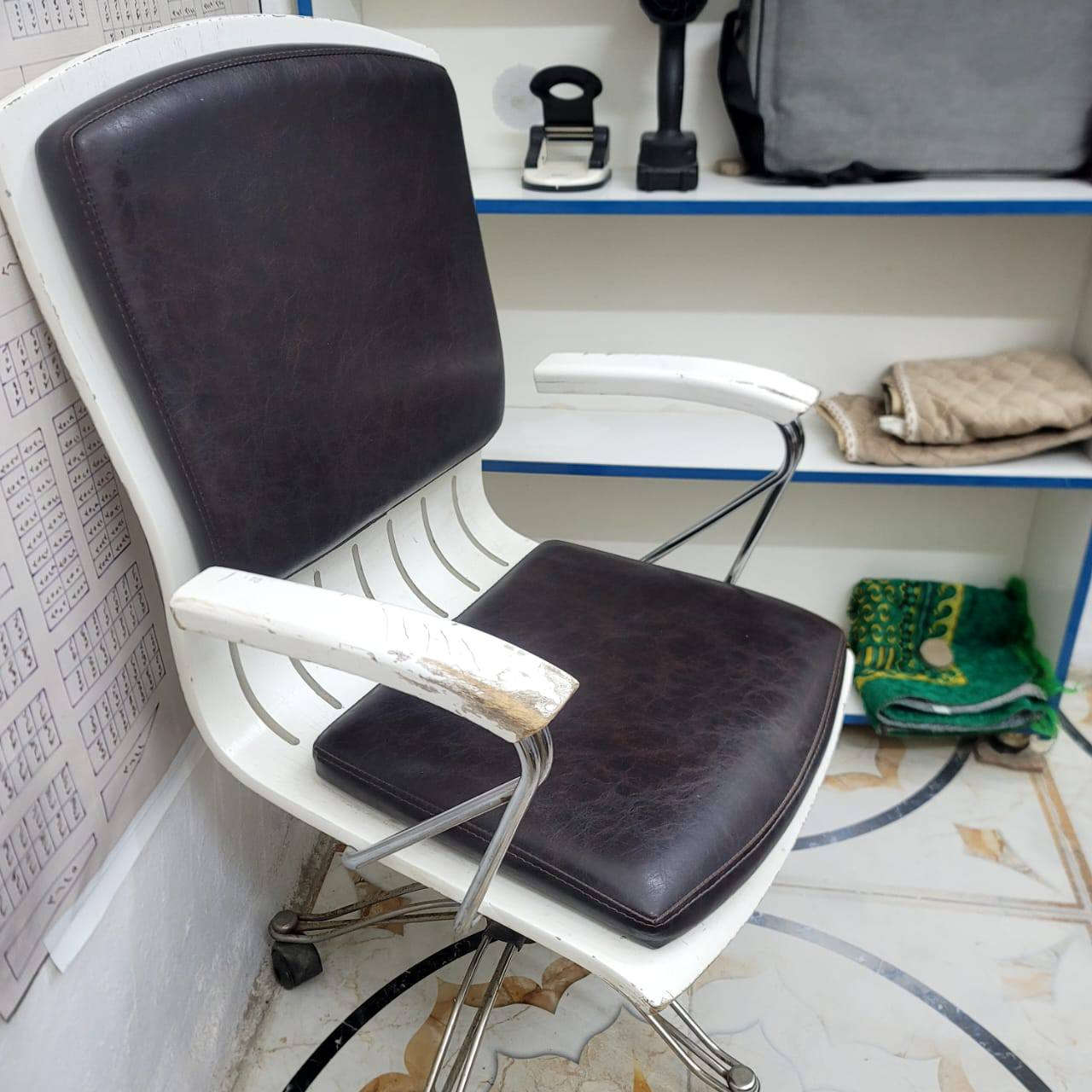 كرسي نضيف السعر 60 بي مجال لشراي اليريد أوصله له توصيل موجود


**إذا كنت صاحب هذا الإعلان وتريد حذفه لأي سبب، رجاءا أرسل رسالة إلى الدعم الفني**