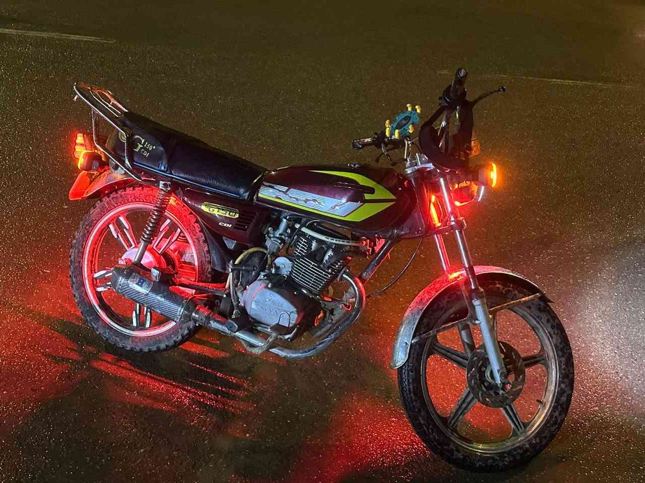 سيفان موديل ٢٢ شلعه تشك الكاع نكره سلف كهربائيات كله شغاله مكينه ناعمه وخرسه صلنصه رياضي نشرات  اشاير كله شغاله مابيها اي نقص سعرها 380 وبيها مجال مكاني ديالى شهربان ***********
