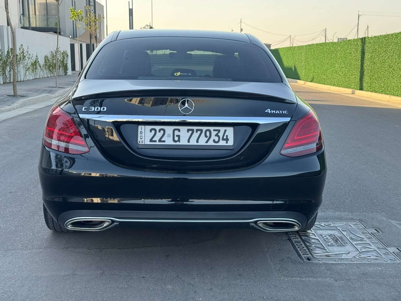 للبيع 
مارسدس C300 
الموديل 2021 
وارد امريكي ( كلين تايتل ) مكفوله كفاله عامه من الدعاميه للدعاميه بشرط 
كير محرك كفاله عامه 
محرك 4 سلندر توربو
المواصفات 
سلايد 
جلد كريمي 
كيجات ديجتل
رادار امامي خلفي جانبي.(4) رادرات 
ويل AMG
فورماتك
مواصفات السياره معروفه فول واحد على واحد 
السعر (285$)
يعني شدتين و85 ورقه وبيها مجال كلش بسيط 
السياره كامله من سيرفس دهن فلاتر مكان السياره بغداد المنصور او اليرموك السياره كلش جديده 
للاستفسار اكثر يرجى الاتصال على الرقم 
***********
