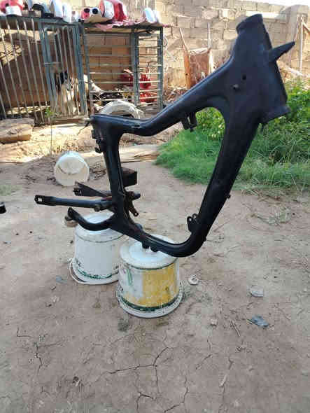 شاصي ١٥٠ ألماني لبلادي بيه لحيم بل خشم بس لبيع توصيل موجود *********** بيه واتساب
