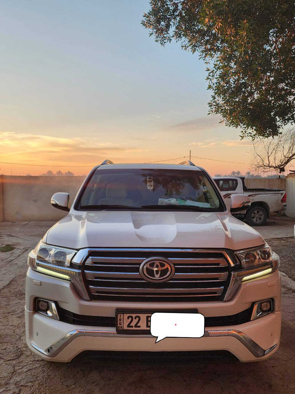 السلام عليكم للبيع لاندكروز موديل 16 
بريم اصل ام DVD رقم اربيل بسمي مكفوله  
***********
