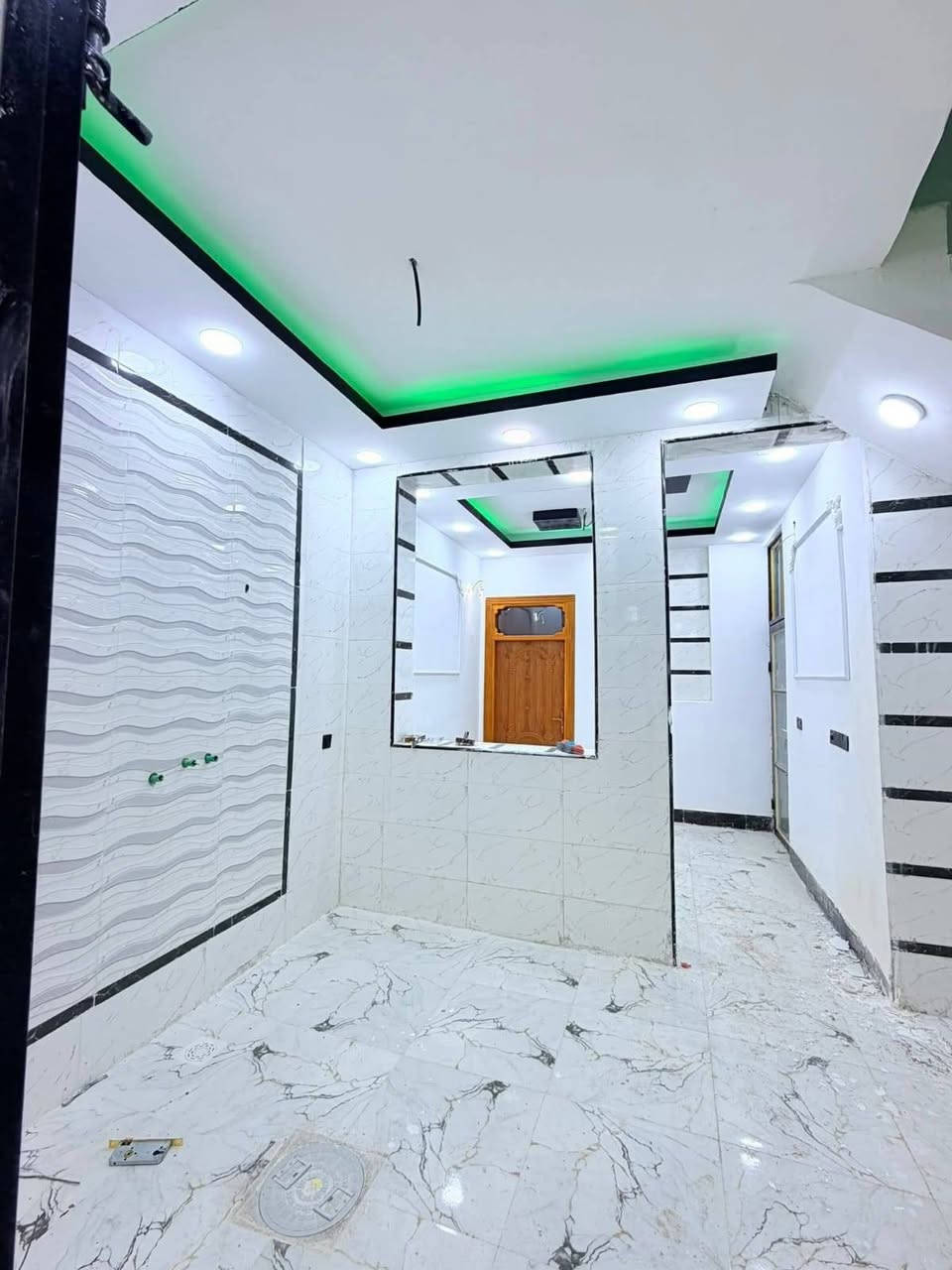 سلام عليكم دار للبيع  50متر 🏡
*********** وتساب
✅ مشمول بقرار التطويب 

بسعر /23/ مليون مع المجال/ 
موقع /نجف 🏡 الأشرف مقابل قريه الغدير 

البناء 🏡 
غرفه/صاله/مطبخ / صحيات/مكشوفه
بناء مرتب/ اساس + سقف كونكريت + طابوك

ألخدمات 🏡 ماء/كهرباء/مدارس/سوق/تبليط/لحد الباب
